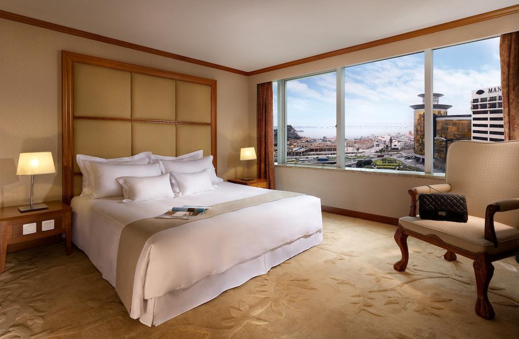 Waldo Hotel Macau Room photo